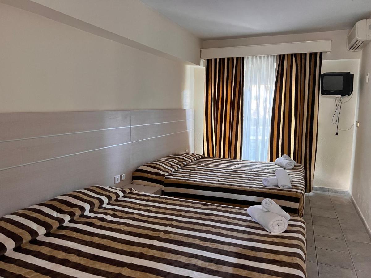 Hanioti Grand Victoria Buitenkant foto